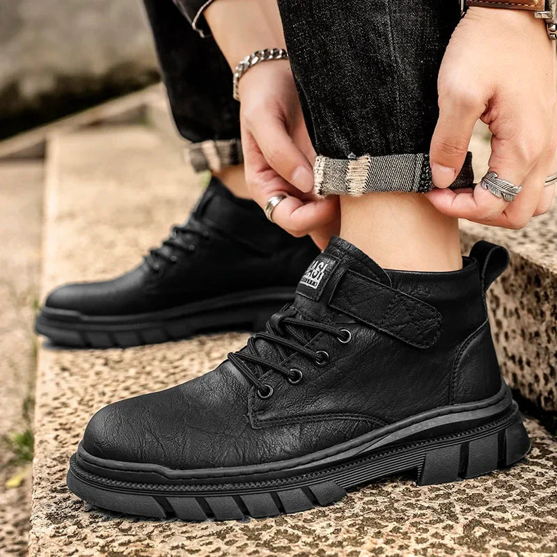 Bota masculina Vanguard en cuero 100% legítimo + REGALOS: Cinturón de cuero, billetera y reloj.